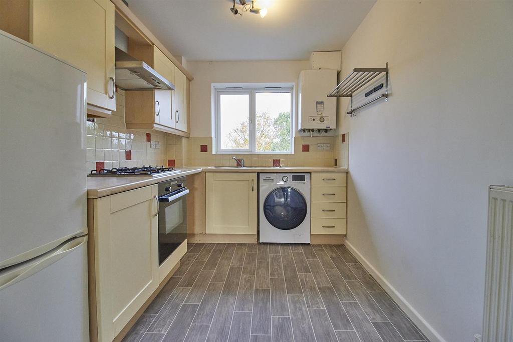 Barons Close, Kirby Muxloe, Leicester 2 bed house £700 pcm (£162 pw)