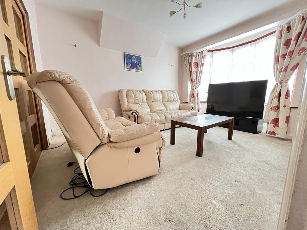 South Park Road, Ilford 3 bed house £500,000