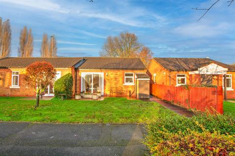 2 bedroom semi-detached bungalow for sale - Calverton Close, Toton