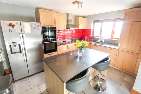 3 bedroom detached house for sale - Tenbury Road, Clee Hill, Ludlow