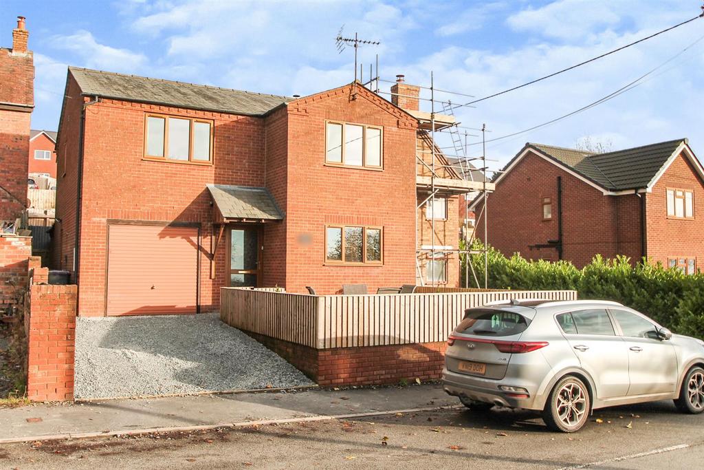 Tenbury Road, Clee Hill, Ludlow 3 bed detached house £299,950