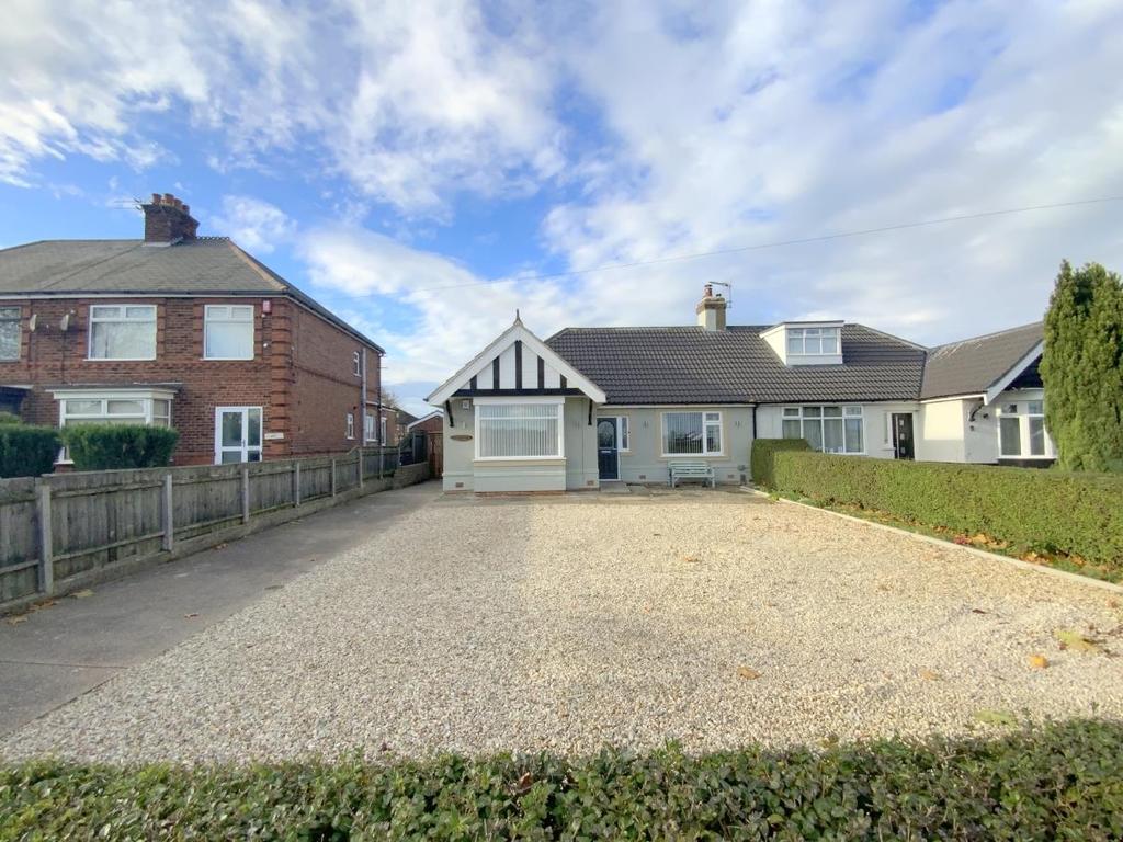 Little Coates Road, Grimsby 3 bed semi-detached bungalow - £210,000