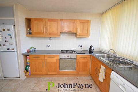 3 bedroom apartment for sale - Kenilworth Court, Styvechale, Coventry