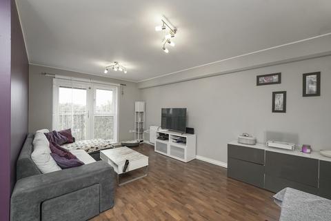 Flat 16, 5 Thorntreeside, Edinburgh, EH6 8FG