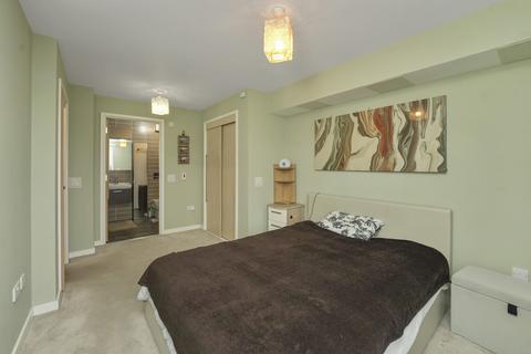 Flat 16, 5 Thorntreeside, Edinburgh, EH6 8FG
