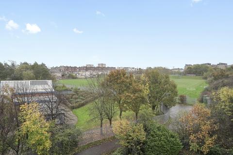 Flat 16, 5 Thorntreeside, Edinburgh, EH6 8FG