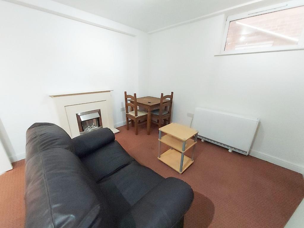 Apartment in Nottingham, Mapperley Park - View 4