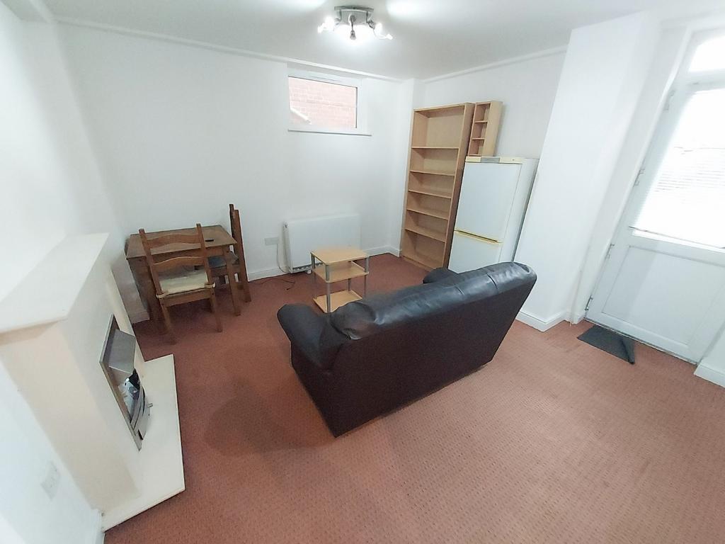 Apartment in Nottingham, Mapperley Park - View 5