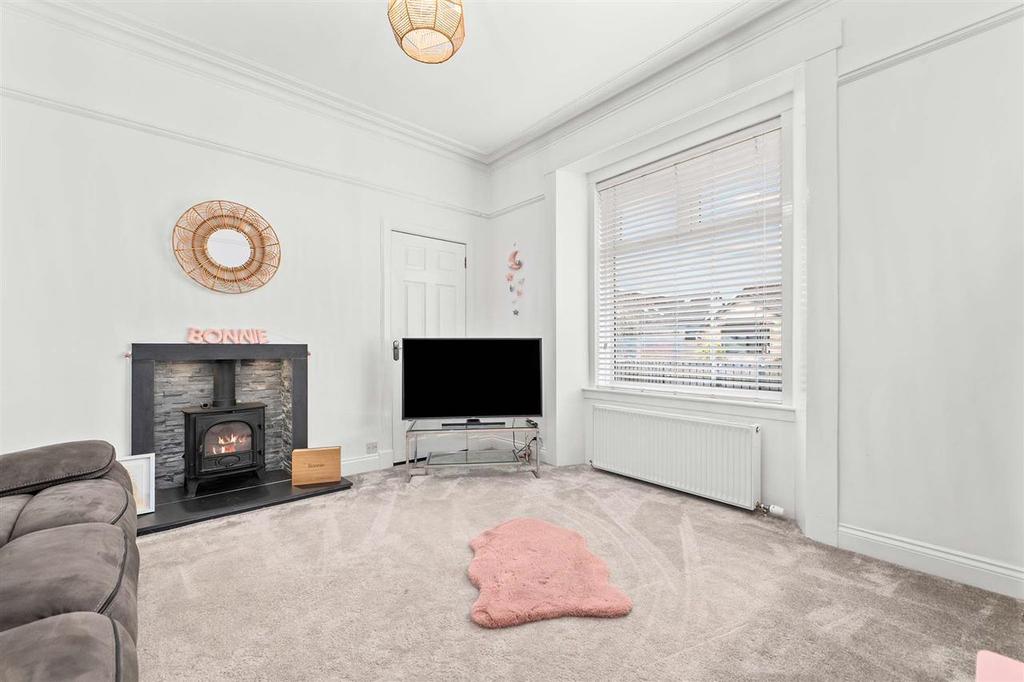 Carronshore Road, Carronshore 4 bed semidetached house £265,000