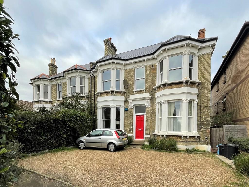 Bedford Hill, Balham 1 bed flat £1,850 pcm (£427 pw)