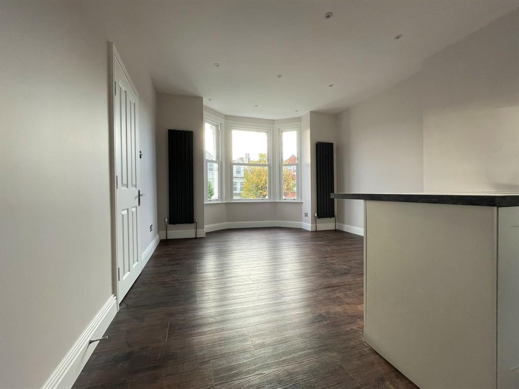 Bedford Hill, Balham 1 bed flat £1,850 pcm (£427 pw)