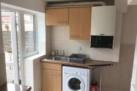 4 bedroom terraced house to rent, Heald Place, Rusholme, M14