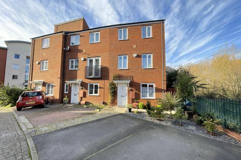 4 bedroom townhouse for sale - Suffolk Drive, Gloucester