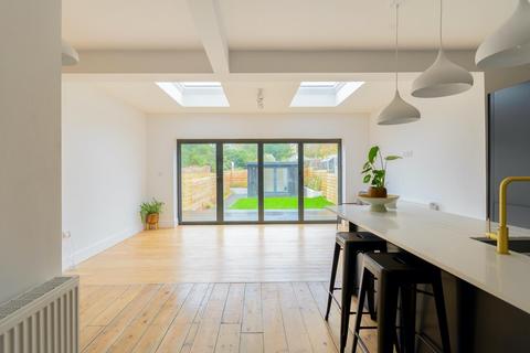 19 Bayham Road, Bristol, BS4 2DY