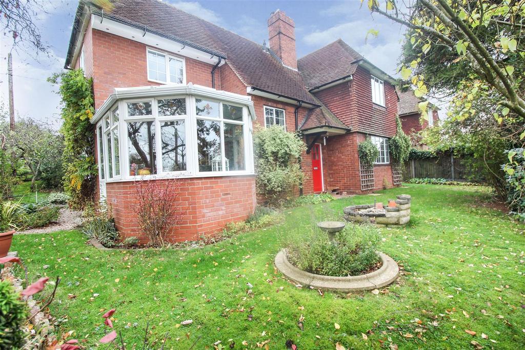 Fosse Way, Offchurch, Leamington Spa 3 bed detached house £560,000