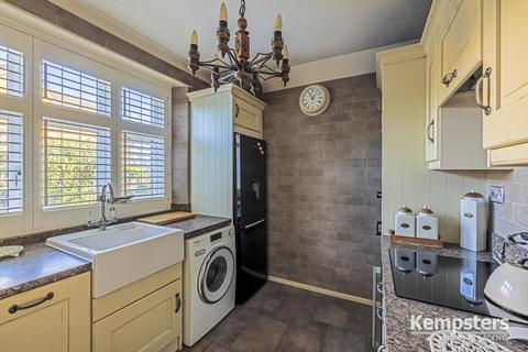 42 Dock Road, Grays, RM17 6EX