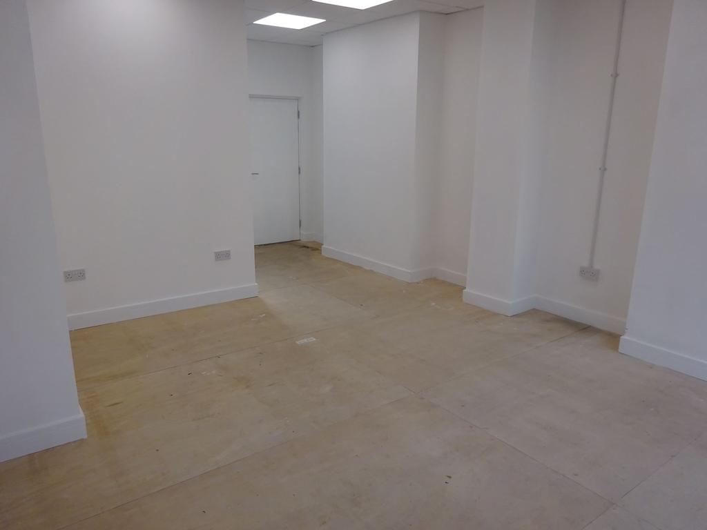 The Crescent, Dunston, Gateshead... Retail property (high street) £