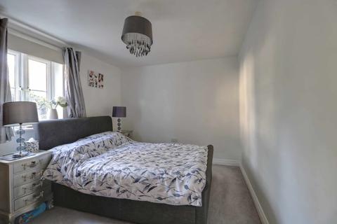 2 bedroom flat for sale - Wiltshire Crescent, Basingstoke  RG22 5FE