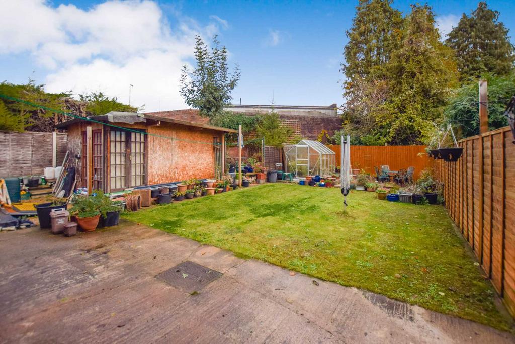 Wrington Lane, Congresbury, BS49 5BQ 4 bed semidetached house £389,950