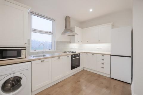 3 bedroom flat to rent, Blackness Avenue, West End, Dundee, DD2