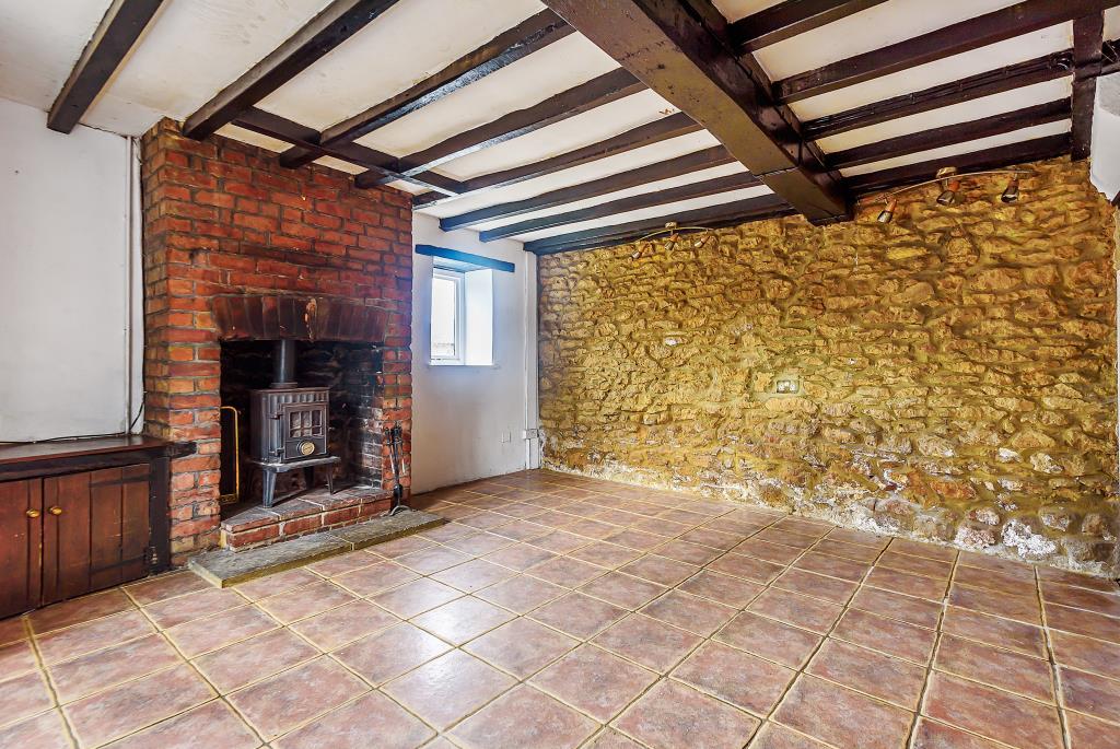 Drayton, Banbury, OX15 2 bed cottage £200,000