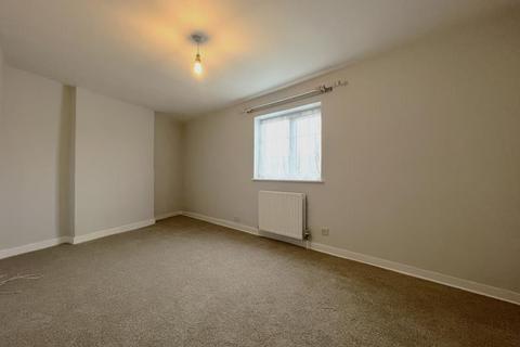 1 bedroom terraced house to rent, Bagshot Lea