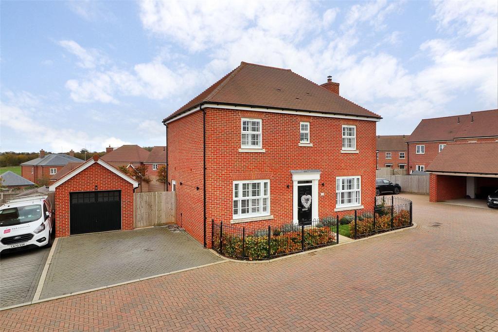 Merlin Avenue, Whitfield, Nr Dover, CT16 4 bed detached house for sale