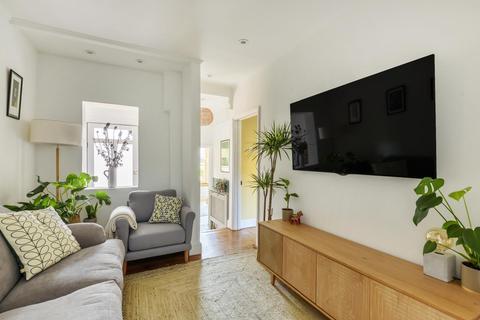 31 Alexandra Gardens, London, N10 3RN