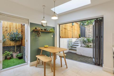 31 Alexandra Gardens, London, N10 3RN