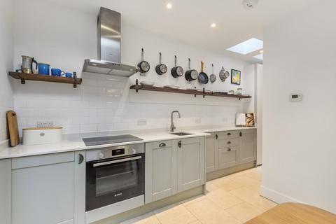 31 Alexandra Gardens, London, N10 3RN