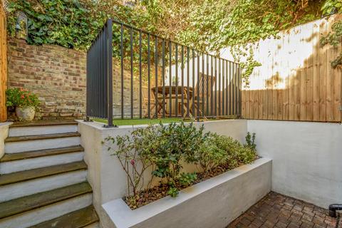 31 Alexandra Gardens, London, N10 3RN