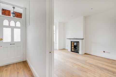 71 Staines Road, Twickenham, TW2 5BE