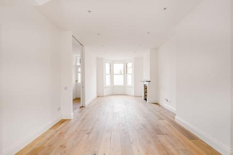 71 Staines Road, Twickenham, TW2 5BE