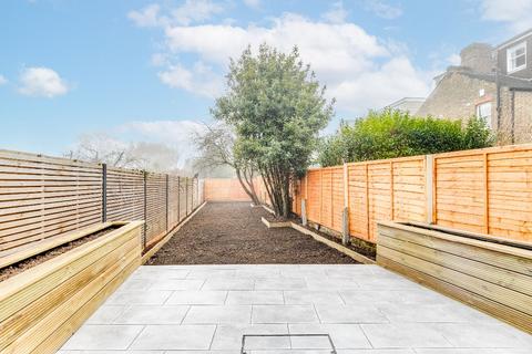 71 Staines Road, Twickenham, TW2 5BE