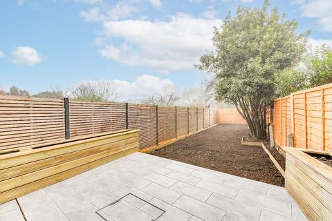 71 Staines Road, Twickenham, TW2 5BE