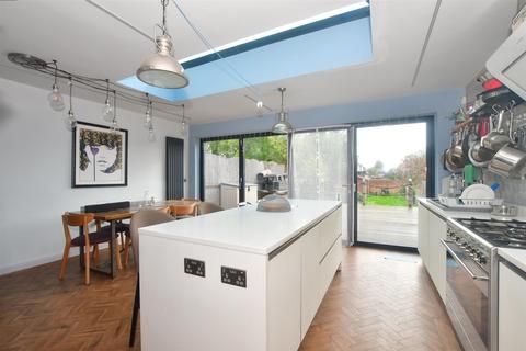 3 bedroom detached house for sale - Hornchurch Road, Hornchurch, Essex