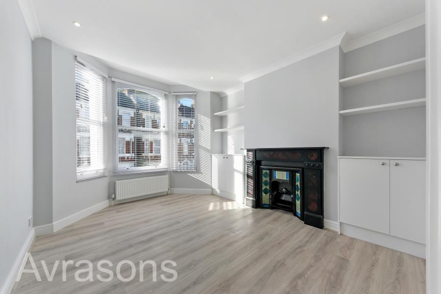 MAYFLOWER ROAD, CLAPHAM NORTH 2 bed flat £2,097 pcm (£484 pw)