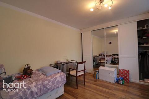 undefined, Priory Avenue, Taunton