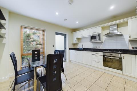 3 bedroom townhouse to rent, Langdon Road, Mariners Walk, Swansea, SA1