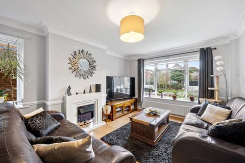 4 bedroom detached house to rent, Heathside, Esher