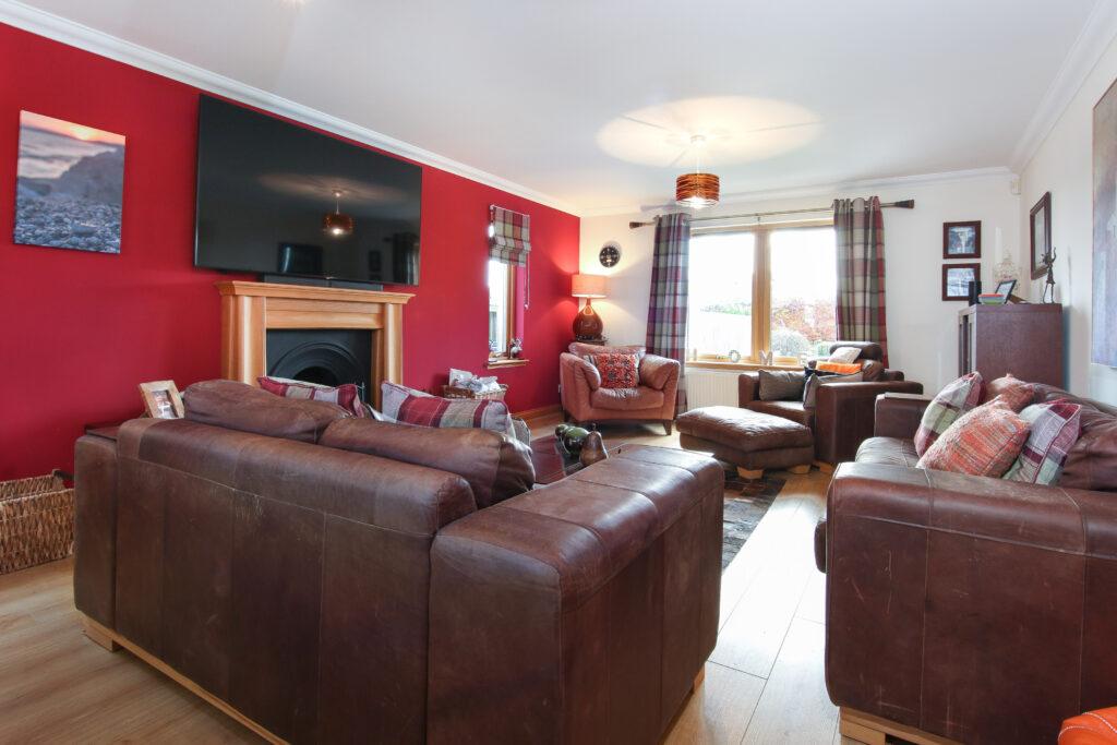 15 Osprey Rise, Piperdam, Fowlis, DD2 5GF 5 bed detached house for sale