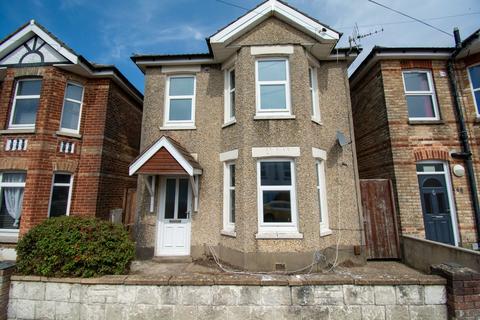 4 bedroom semi-detached house to rent, Student house on Cardigan Road