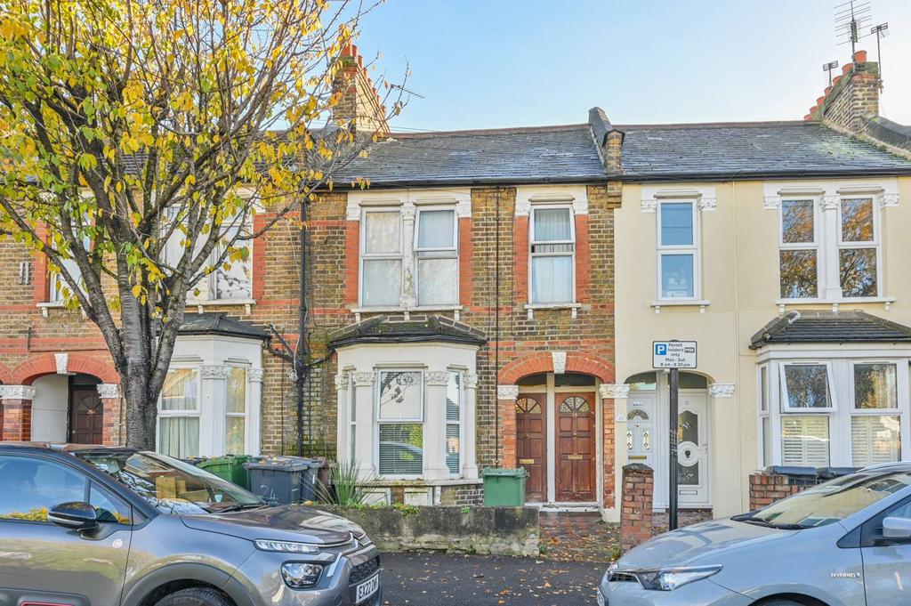 Ringwood Road, Walthamstow, London, E17 2 bed terraced house £600,000