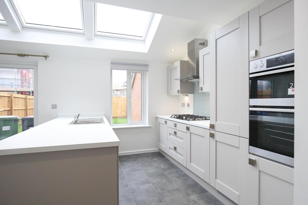 Smiths Lane, Hindley Green, Wigan... 4 bed detached house £995 pcm (£