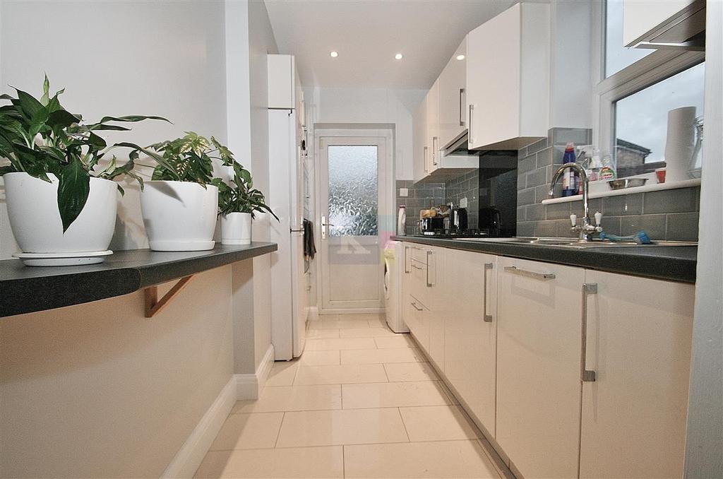 Fairholme Crescent, Hayes 3 bed semidetached house £549,950