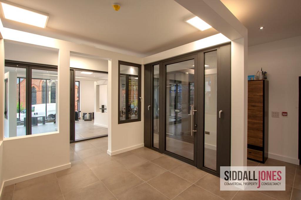 18 Showroom internal 1.jpg