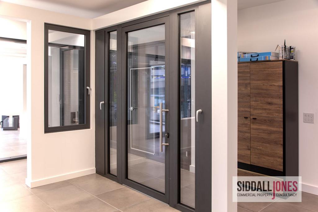 09 Showroom internal 1.jpg