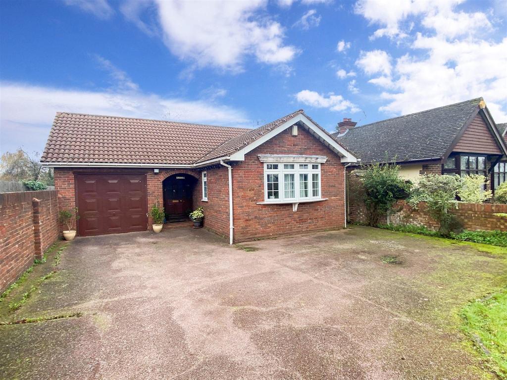 Woodside, Wigmore, Gillingham, Kent 3 bed detached bungalow £550,000