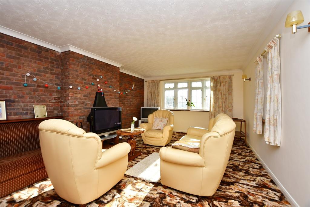 Woodside, Wigmore, Gillingham, Kent 3 bed detached bungalow £550,000
