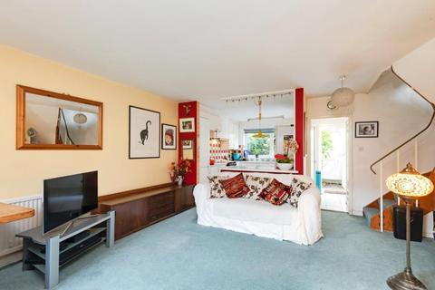 4 bedroom terraced house for sale - Vane Close, Hampstead Village, London, NW3